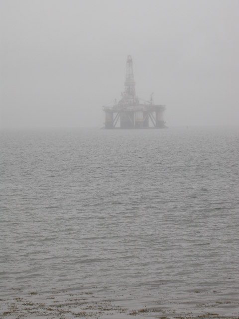 Oil Holds Above $112 as Geopolitical Chess Moves Keep Markets on Edge